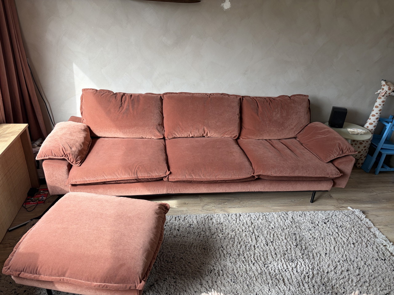 Divano retrò HKliving a 4,5 posti con pouf