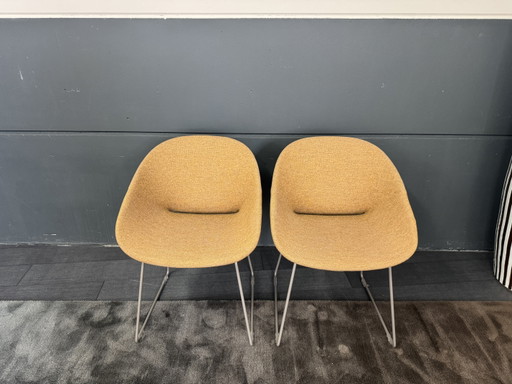 Showroom model Artifort Beso Chair – eetkamerstoelen, Wool (photo 2 of 6)