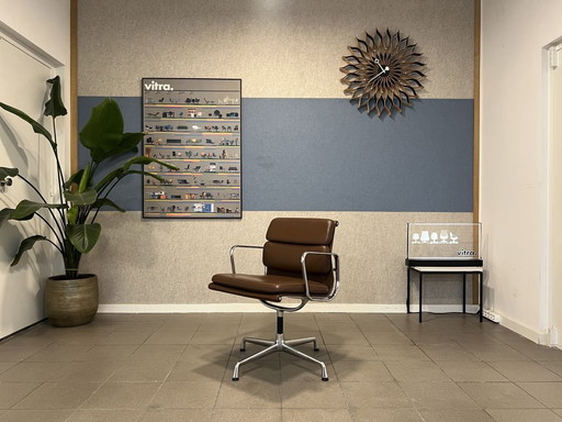 Vitra | Eames | EA208 | Lichtbruin Leder | 1x