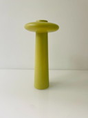 WPDesign-Designvase in Moosgrün – skulpturales, modernes Design