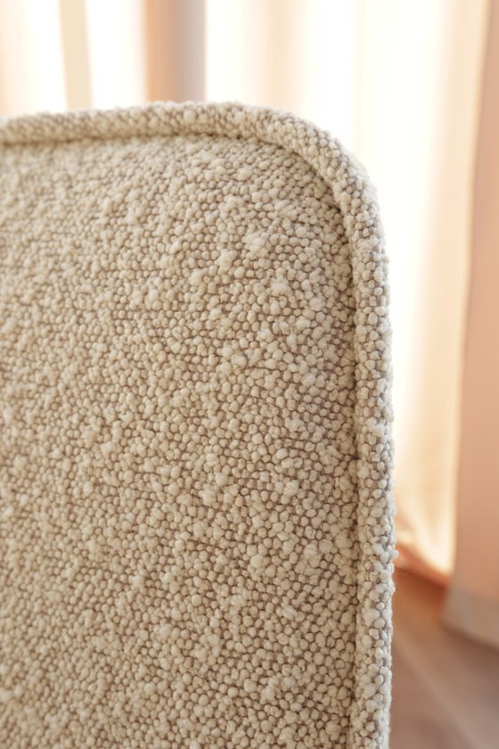 Image 1 of Fauteuil scandinave blanc cassé en bouclette, signé Chierowski