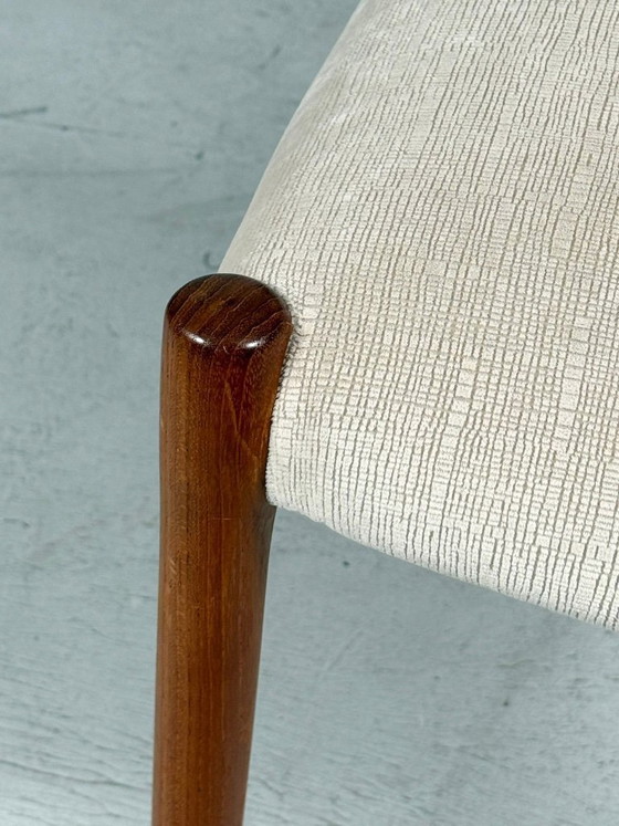 Image 1 of JL Møllers, ensemble de 4 chaises de salle à manger, modèle '83', teck, laine, années 1960, Danemark (4)