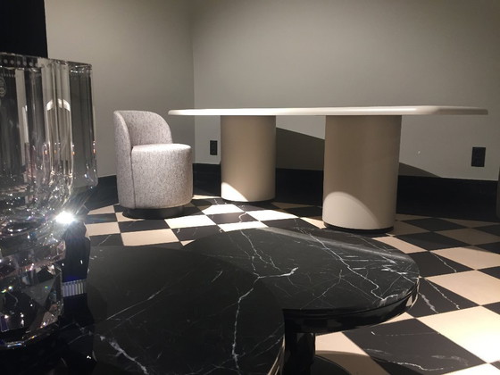 Image 1 of Gio Pagani Tafel – Capsulecollectie 'Een dag uit het leven' | Mat gelakt hout met krijtafwerking | Showroommodel