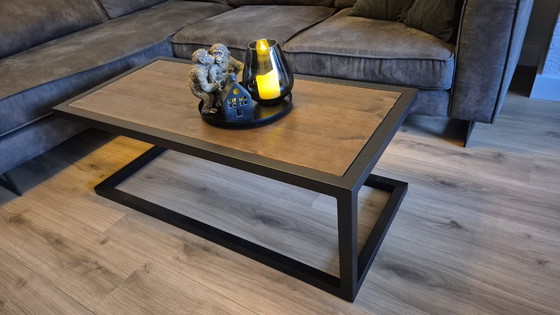 Image 1 of Table basse design 120x60 cm – Structure en C flottante artisanale – Acier et bois