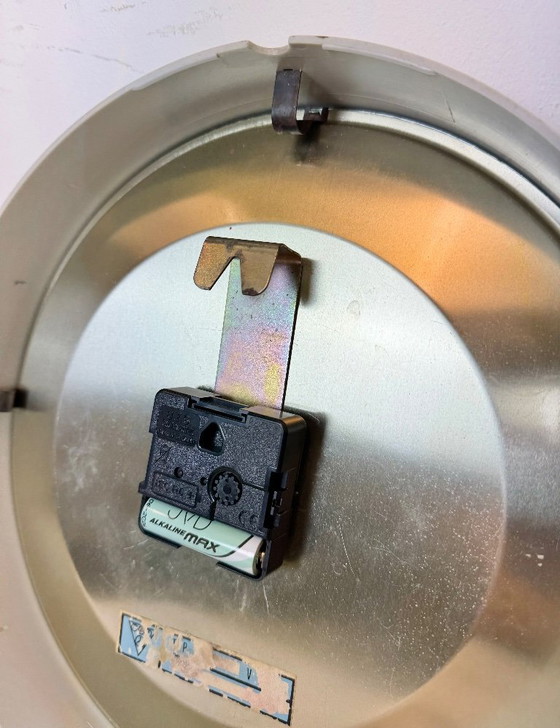 Image 1 of Orologio da parete industriale in bachelite grigia di Pragotron, anni '70