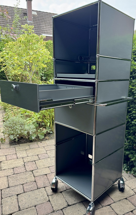 Originele USM Haller koffiebar/highboard (middengrijs) – High boards, Metal, Chrome (photo 3 of 9)