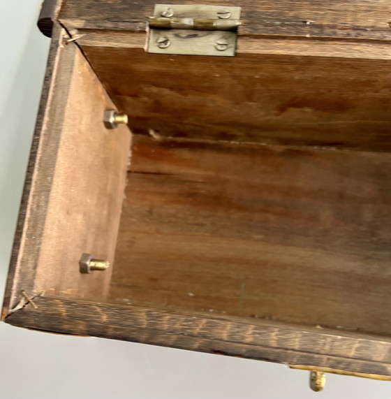Image 1 of Handgemaakte houten doos met messing beslag – decoratief vintage stuk