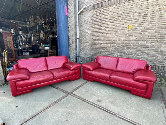 Coppia di divani Natuzzi. In pelle. – Divani 3 posti, Leather (photo 2 of 7)