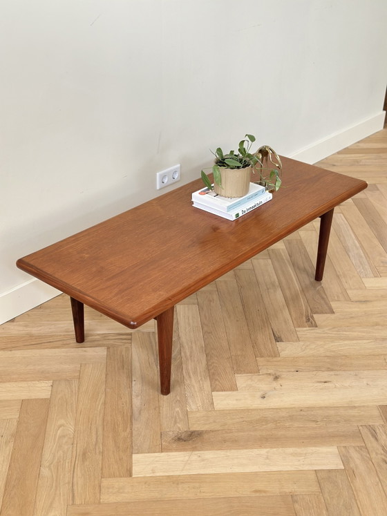 Image 1 of Vintage salontafel Deens teak hout jaren 50/60/70