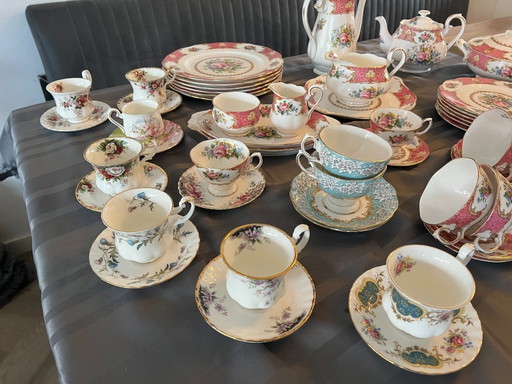 Uitgebreid Servies Royal Albert Lady Carlyle
