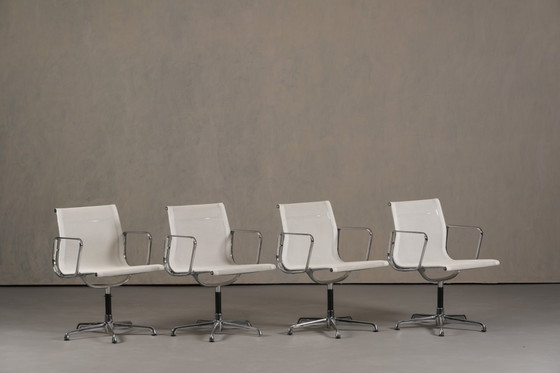 Image 1 of Silla Vitra EA 108 de Charles y Ray Eames, Alemania, década de 1990.