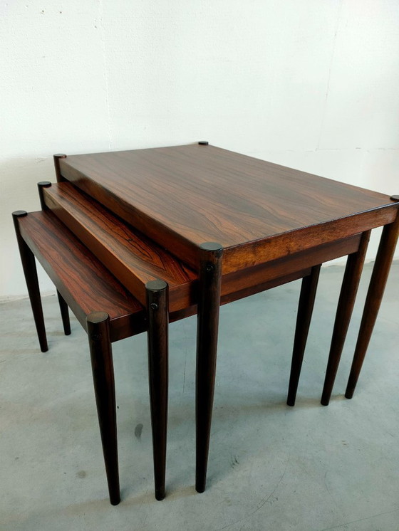 Image 1 of Tavolini laterali vintage in palissandro scandinavo/danese, tavolino portavaso, tavolino da caffè (impilabile)