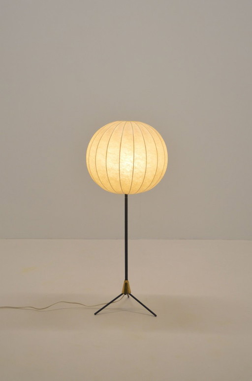 Lampadaire trépied vintage en forme de cocon avec accents en laiton, années 1960
