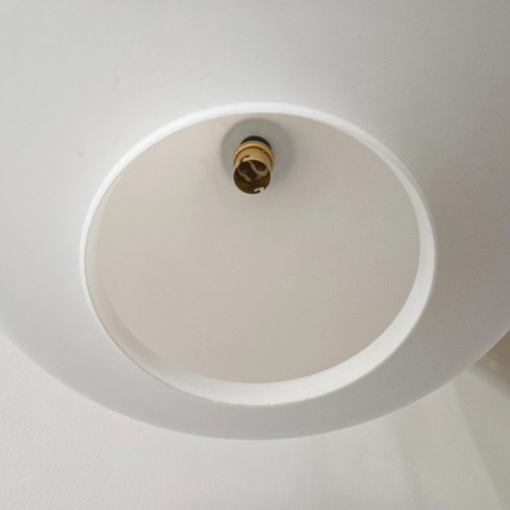 Image 1 of Vintage Arlus House hanglamp uit de jaren 50 in opaalglas, messing en metaal.