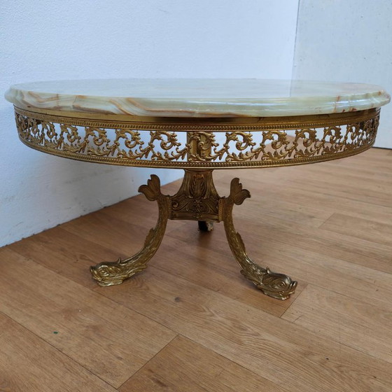 Round Vintage Regency Coffee Table with Marble Onyx Top 79cm – Brass (photo 5 of 10)