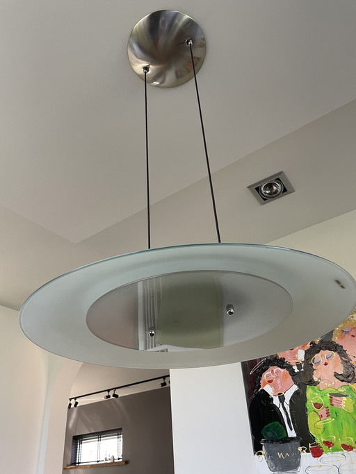 Lampada a sospensione progettata in Italia