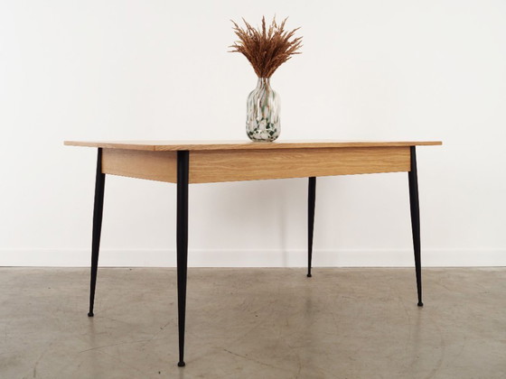 Image 1 of Mesa de roble, diseño italiano, años 80, fabricación: Italia