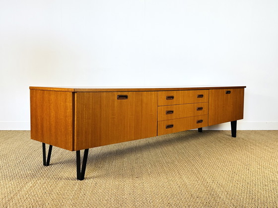 Image 1 of Scandinavisch dressoir van teakhout, 1960