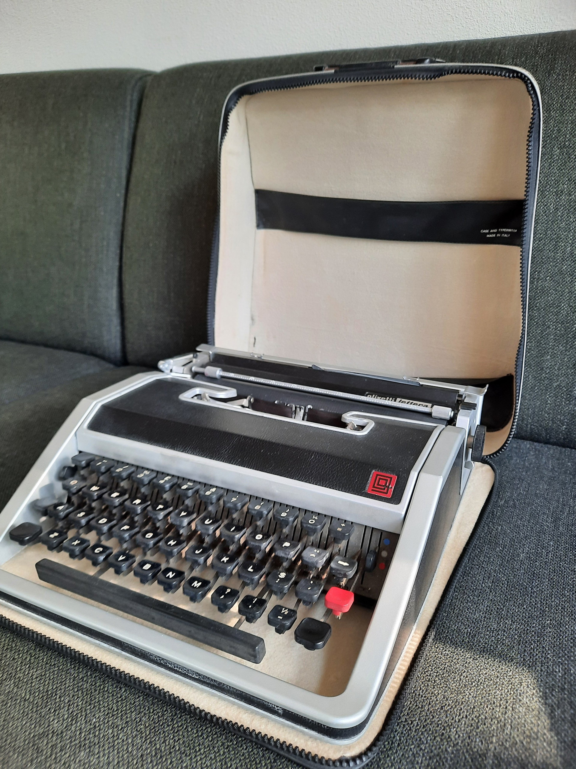 olivetti Lettera DL カスタムカラーのプレミアム中古タイプ