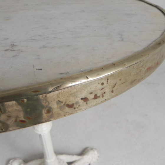 Image 1 of Mesa de bistró con patas de hierro fundido y tablero de mármol, década de 1920.