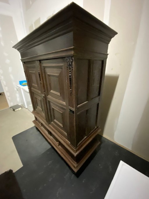 Antico armadio portabiancheria vintage, inizio XIX secolo