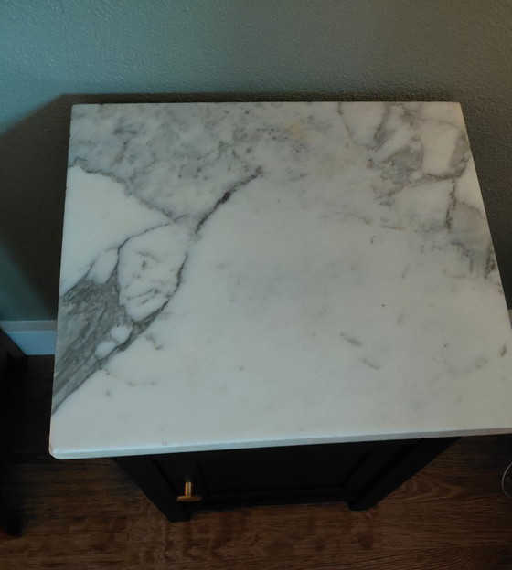 Image 1 of Comodino nero con piano in marmo