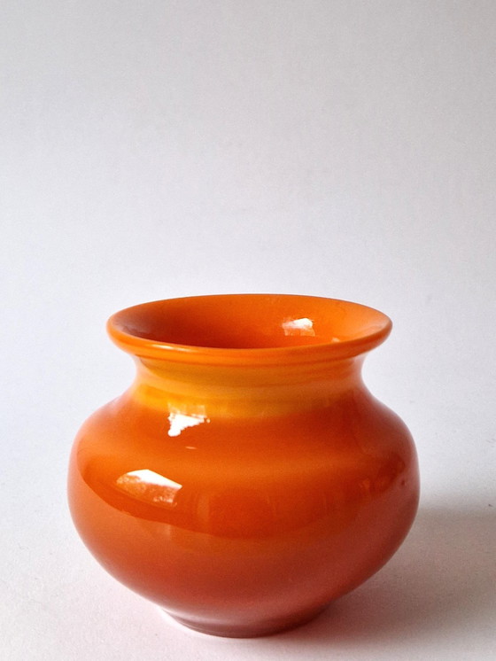 Image 1 of Kosta Boda - Orangefarbene Vase von Erik Höglund - Signiert