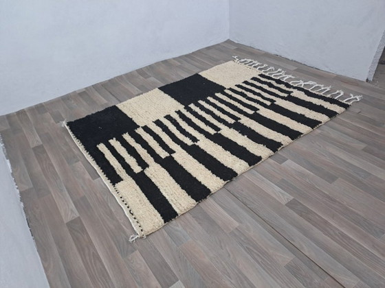 Image 1 of Tapis marocain en laine naturelle 200cmx150cm