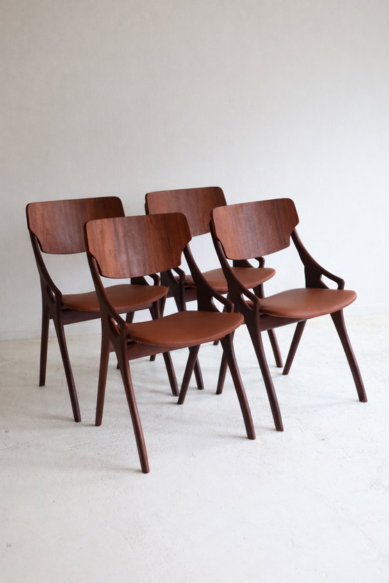 Image 1 of Satz von 4 Esszimmerstühlen von Arne Hovmand-Olsen, dänisch, 1950er/60er Jahre