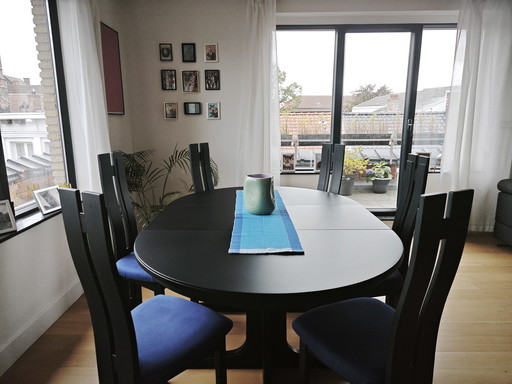 Dinning table set with chairs