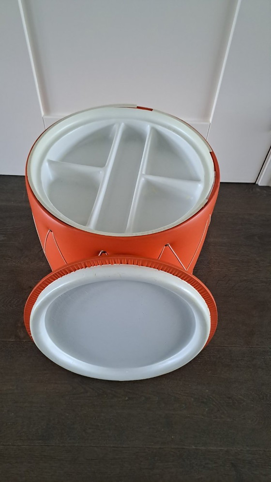 Puf naranja con almacenaje, Carritos de bar, Plástico, Metal, Vintage (foto 3 de 10)