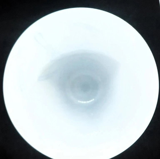 Image 1 of (W016) Vase Ritzenhoff Petit-Roulet blanc à motif abstrait