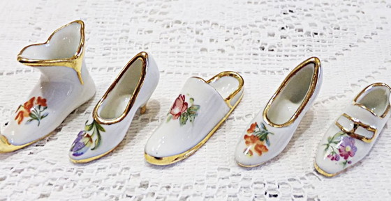 Image 1 of Ensemble De 5 Chaussures Miniatures En Porcelaine De Limoges