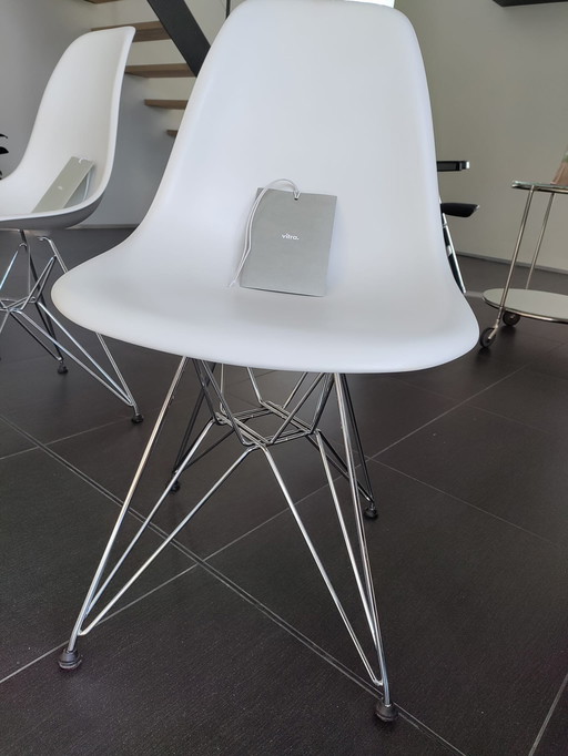 6 sillas Eames de plástico Vitra