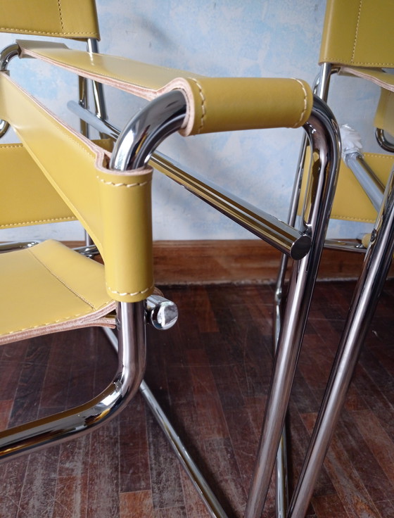 Image 1 of Knoll Wassily B3 2 Fauteuils en cuir ambré neufs et inutilisés Par Marcel Breuer