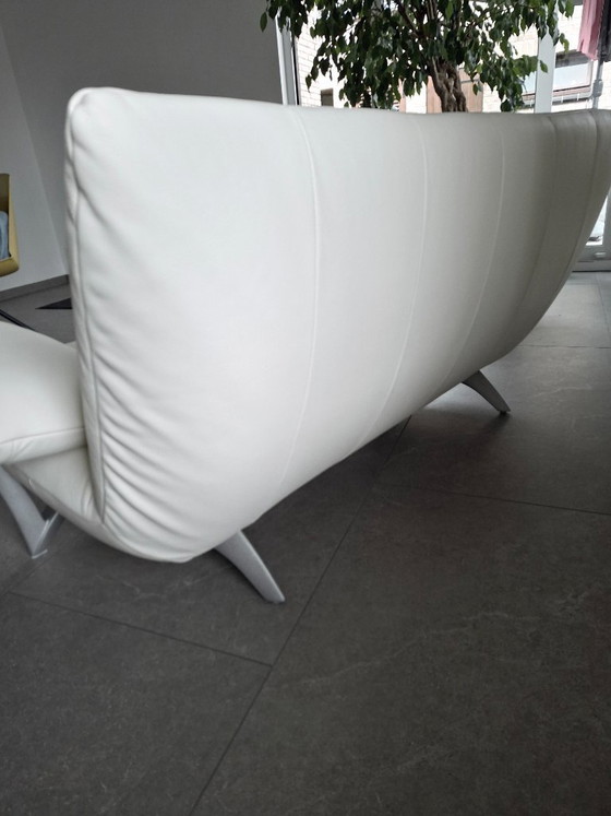 Image 1 of Canapé design 2 places en cuir Rolf Benz, entièrement rénové par des professionnels.