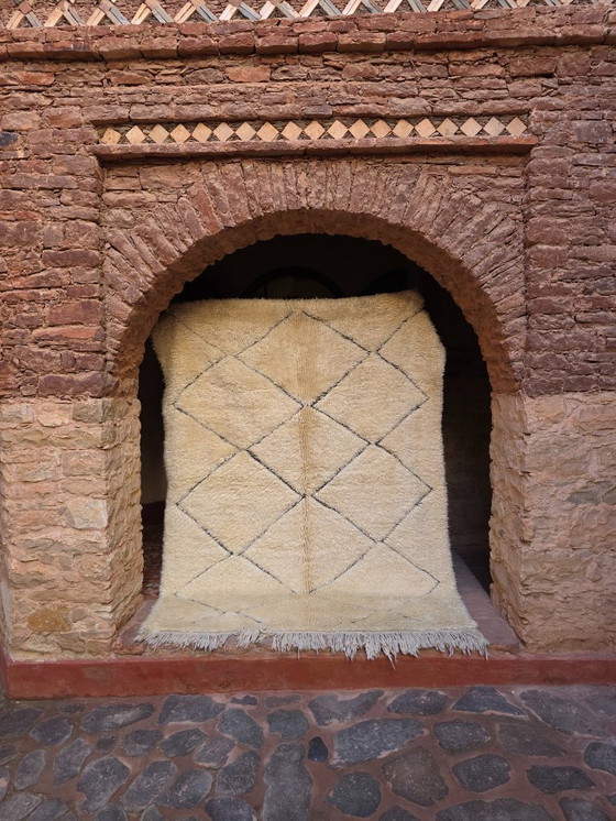 Image 1 of Moroccan Beni Ourain plush rug 215 x 165 cm