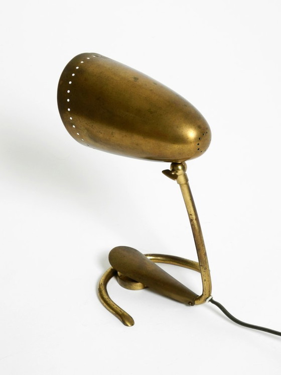 Image 1 of Lampe de table en laiton, rare et exceptionnelle, de style moderne du milieu du siècle.