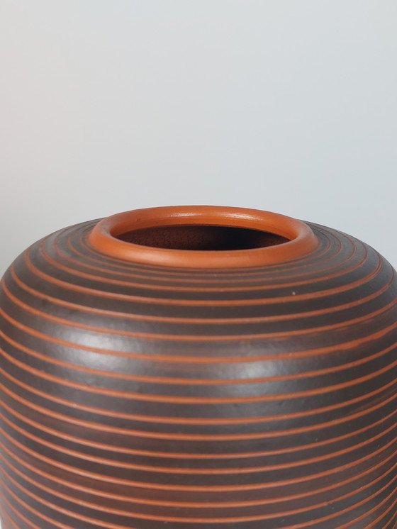 Image 1 of Decorazione vintage scanalata, vaso in ceramica fatto a mano da Rudi Stahl