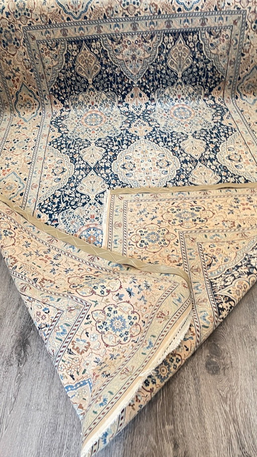 Tapis persan Nain en soie avec certificat