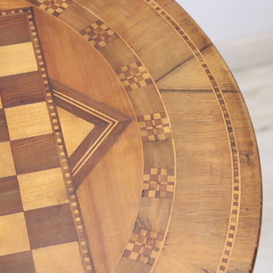 Image 1 of Antieke bijzettafel van notenhout met inlegwerk, Italië, 19e eeuw