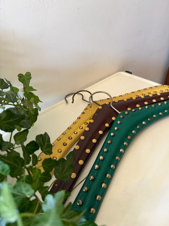 Cintres Mid Century – Portemanteaux, Wood, Metal, Mid Century Modern (photo 3 of 5)