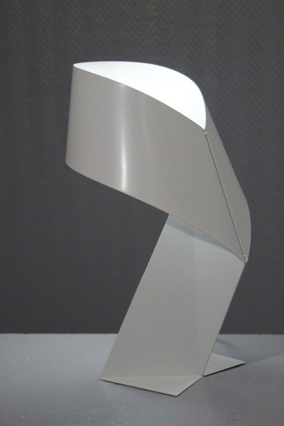 Image 1 of Lampada vintage "Ribbon" in metallo piegato laccato bianco, disegnata da Claire Norcross & Habitat