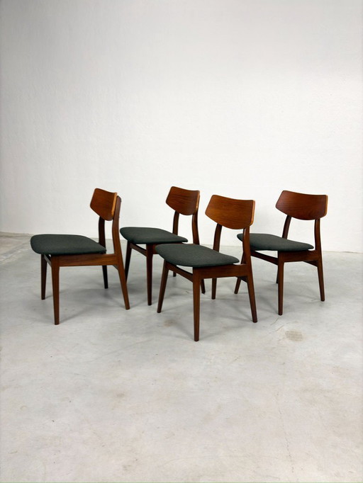 Set of Mid-Century Dining Chairs in Danish Design