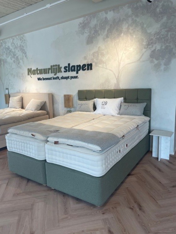 Image 1 of Hypnos boxspring incl. hoofdbord 180x210. Let op: excl. matrassen 