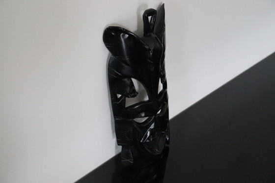 Image 1 of Masque en bois sculpté à la main