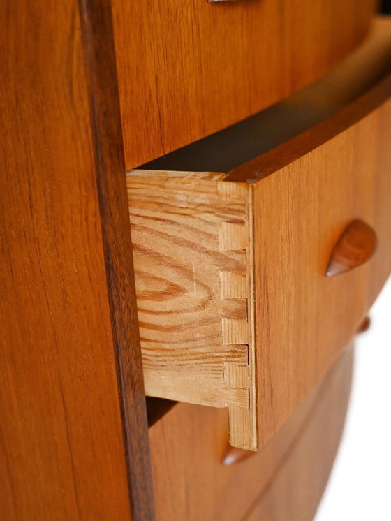 Image 1 of Skandinavische Teakholzkommode mit Muschelgriffen, 1950er