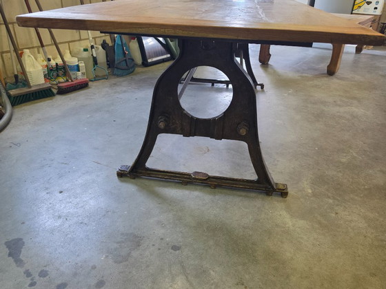 Robust Industrial Dining Table XL with Machine Legs – Cast Iron, Wood (photo 3 of 6)