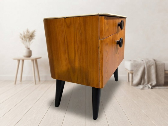 Volledig gerestaureerd nachtkastje van Jindřich Halabala voor UP Závody, Mid-Century Modern, jaren 50, (photo 2 of 16)