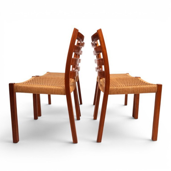 Image 1 of Niels Otto Møller Modèle 408, Ensemble de 4 chaises de salle à manger en teck Papercord pour J.L. Møllers, 1975